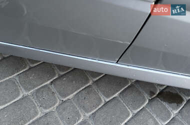 Лифтбек Renault Laguna 2011 в 