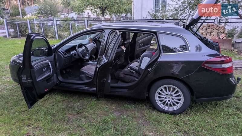 Універсал Renault Laguna 2011 в Острозі фото 15 Універсал Renault Laguna 2011 в Острозі