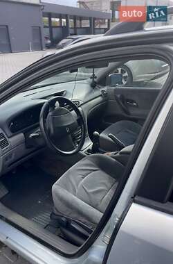 Універсал Renault Laguna 2001 в  фото 3 Універсал Renault Laguna 2001 в
