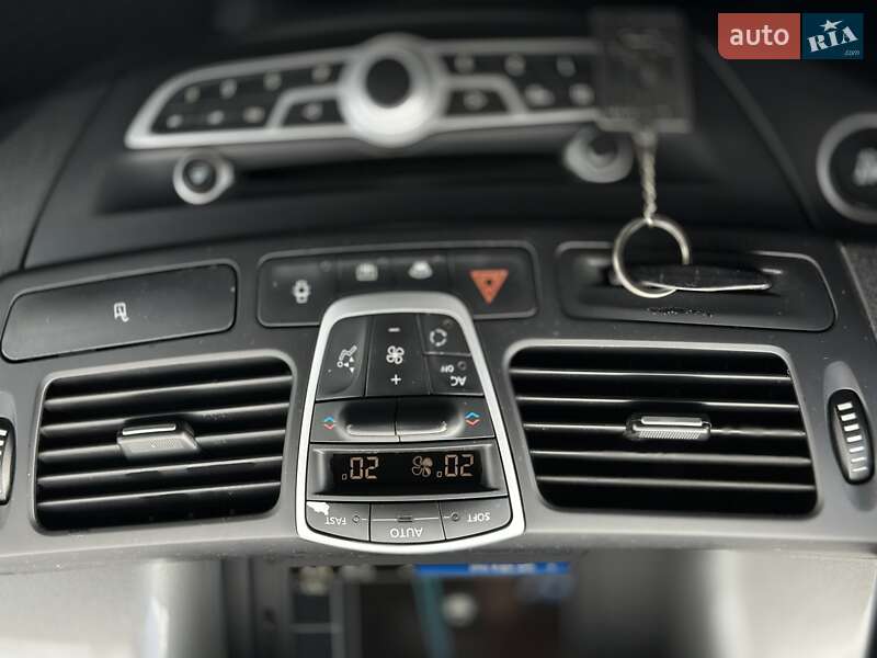 Універсал Renault Laguna 2012 в Чернівцях