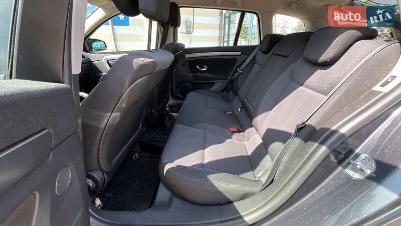 Універсал Renault Laguna 2008 в Стрию фото 23 Універсал Renault Laguna 2008 в Стрию