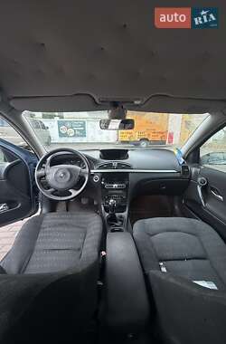Ліфтбек Renault Laguna 2006 в  фото 16 Ліфтбек Renault Laguna 2006 в