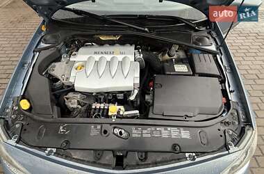 Ліфтбек Renault Laguna 2006 в  фото 19 Ліфтбек Renault Laguna 2006 в