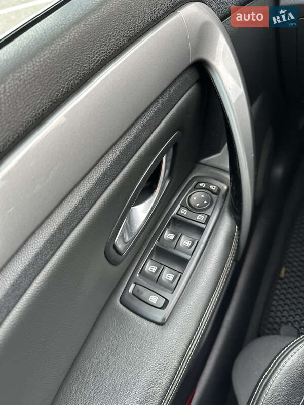 Лифтбек Renault Laguna 2011 в Черновцах