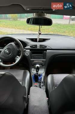 Універсал Renault Laguna 2004 в  фото 8 Універсал Renault Laguna 2004 в