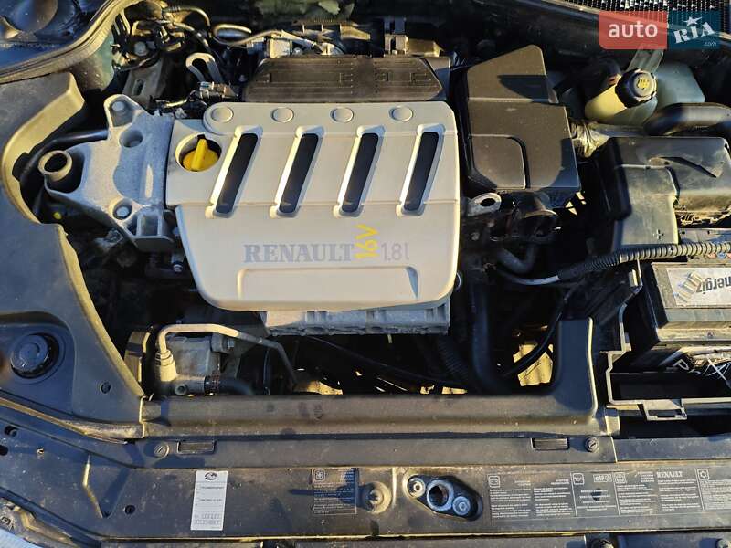 Ліфтбек Renault Laguna 2002 в Львові