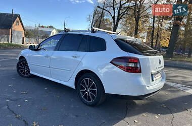 Універсал Renault Laguna 2011 в  фото 15 Універсал Renault Laguna 2011 в