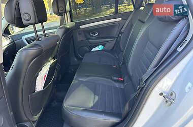 Універсал Renault Laguna 2011 в  фото 44 Універсал Renault Laguna 2011 в