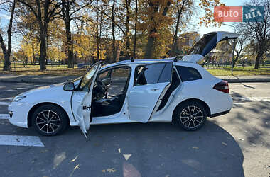 Універсал Renault Laguna 2011 в  фото 57 Універсал Renault Laguna 2011 в