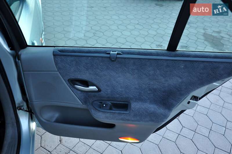 Лифтбек Renault Laguna 2003 в Львове фото 23 Лифтбек Renault Laguna 2003 в Львове