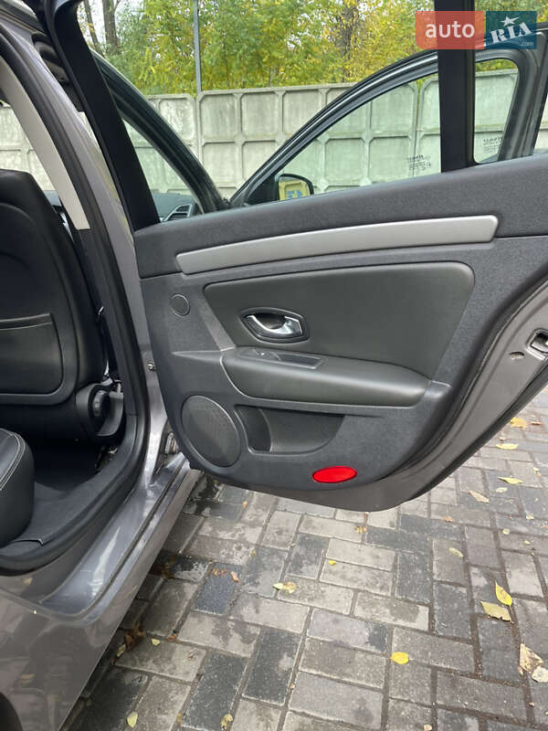 Лифтбек Renault Laguna 2014 в Днепре