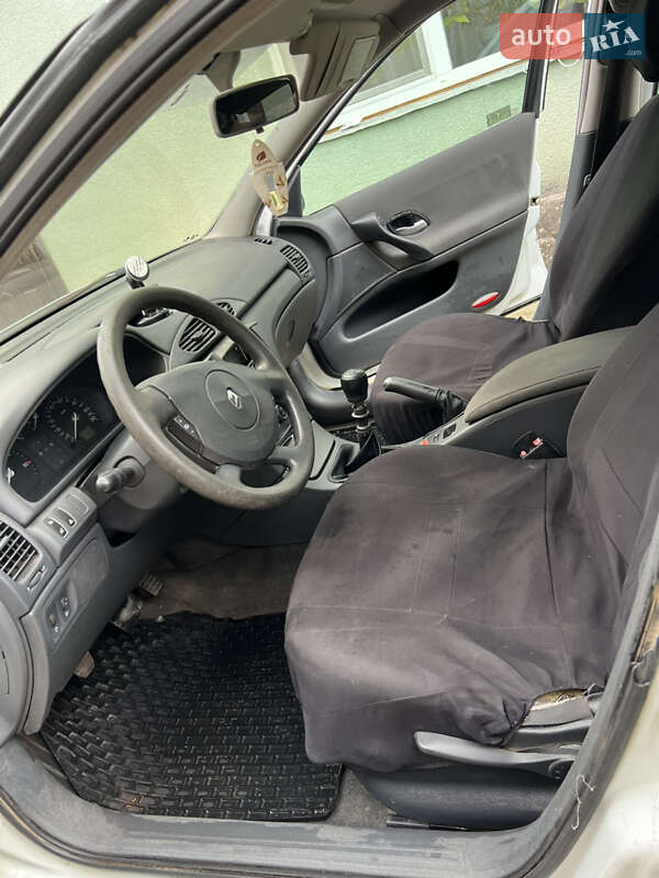 Ліфтбек Renault Laguna 2004 в Мукачевому