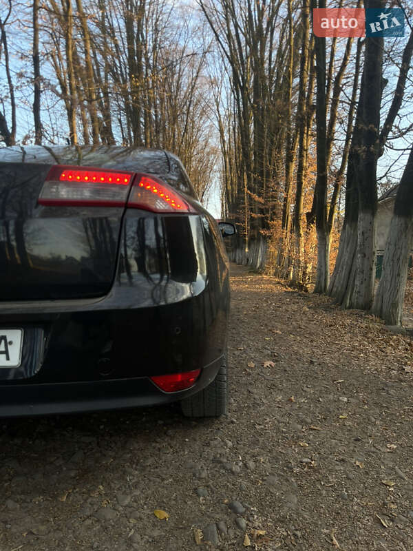 Лифтбек Renault Laguna 2011 в Ивано-Франковске фото 15 Лифтбек Renault Laguna 2011 в Ивано-Франковске
