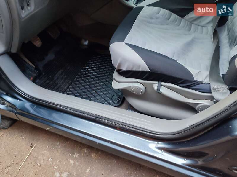 Універсал Renault Laguna 2003 в Дубні фото 10 Універсал Renault Laguna 2003 в Дубні