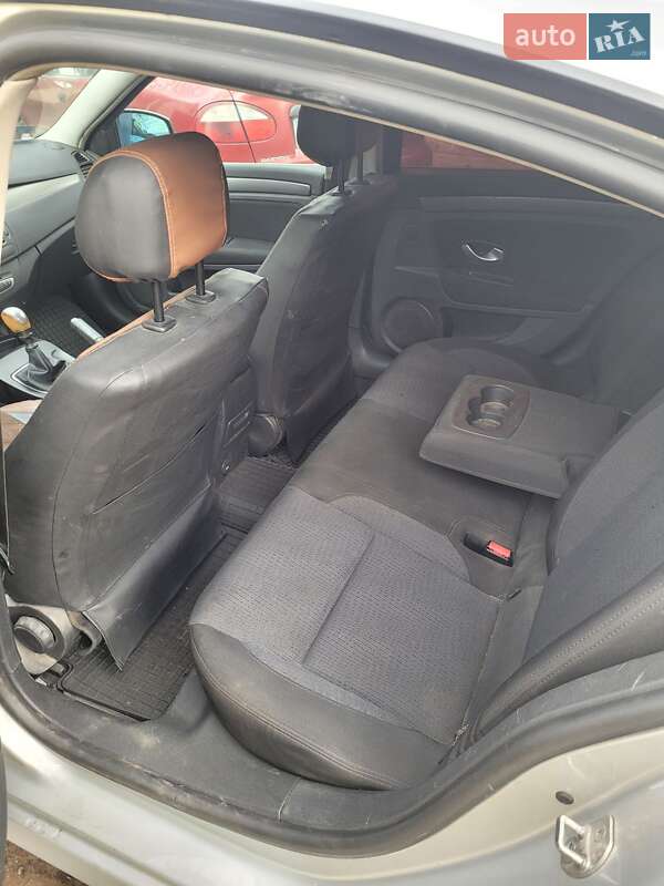 Лифтбек Renault Laguna 2007 в Черкассах фото 2 Лифтбек Renault Laguna 2007 в Черкассах