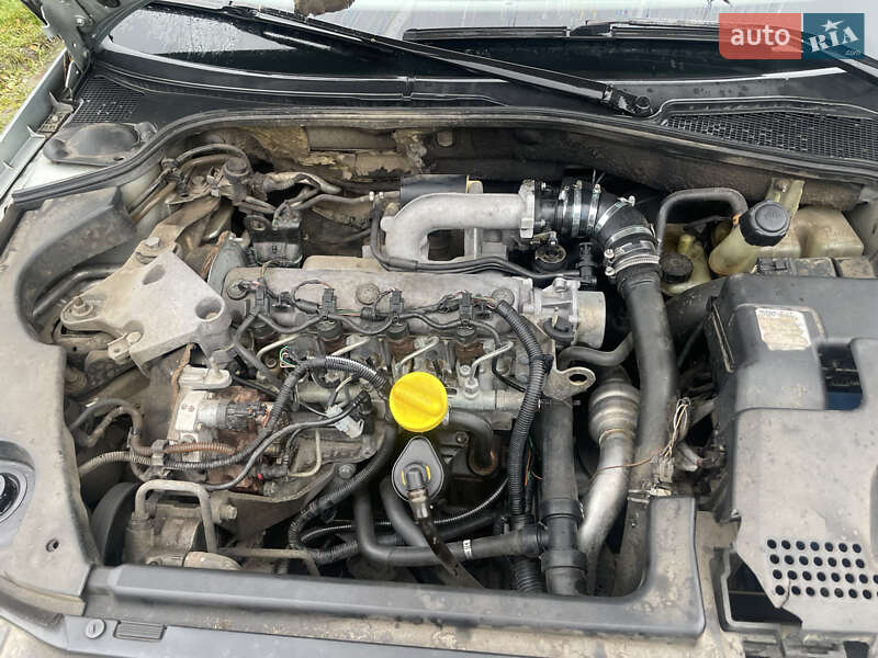 Лифтбек Renault Laguna 2002 в Сарнах фото 7 Лифтбек Renault Laguna 2002 в Сарнах