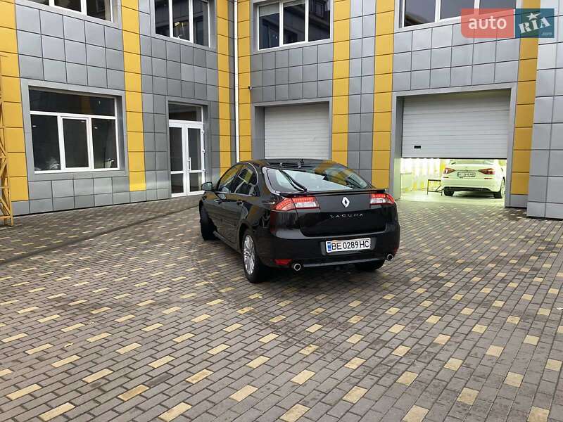 Лифтбек Renault Laguna 2012 в Киеве