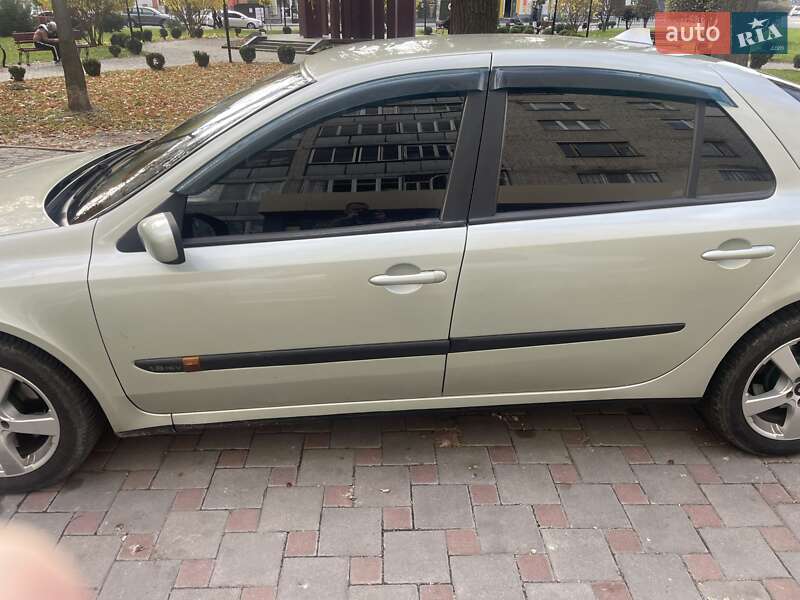 Ліфтбек Renault Laguna 2002 в Звягелі