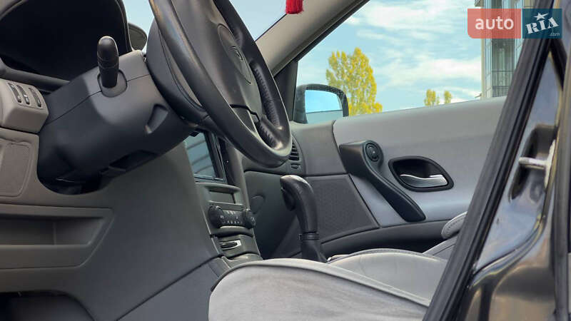 Лифтбек Renault Laguna 2002 в Днепре фото 13 Лифтбек Renault Laguna 2002 в Днепре