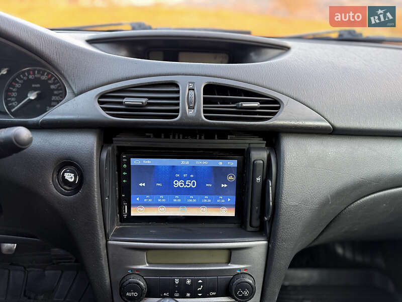 Універсал Renault Laguna 2001 в Чернівцях