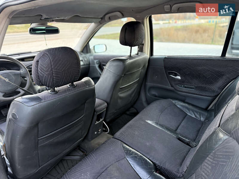 Універсал Renault Laguna 2001 в Чернівцях