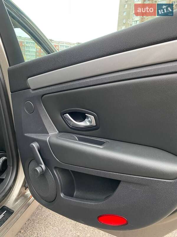 Лифтбек Renault Laguna 2011 в Черкассах фото 16 Лифтбек Renault Laguna 2011 в Черкассах