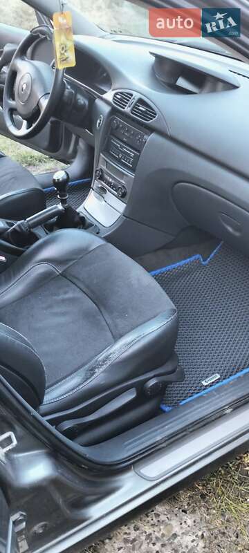 Ліфтбек Renault Laguna 2004 в Львові фото 10 Ліфтбек Renault Laguna 2004 в Львові