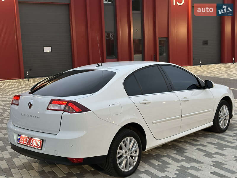 Лифтбек Renault Laguna 2015 в Львове