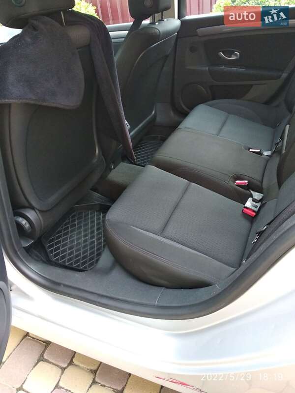 Универсал Renault Laguna 2010 в Дубно