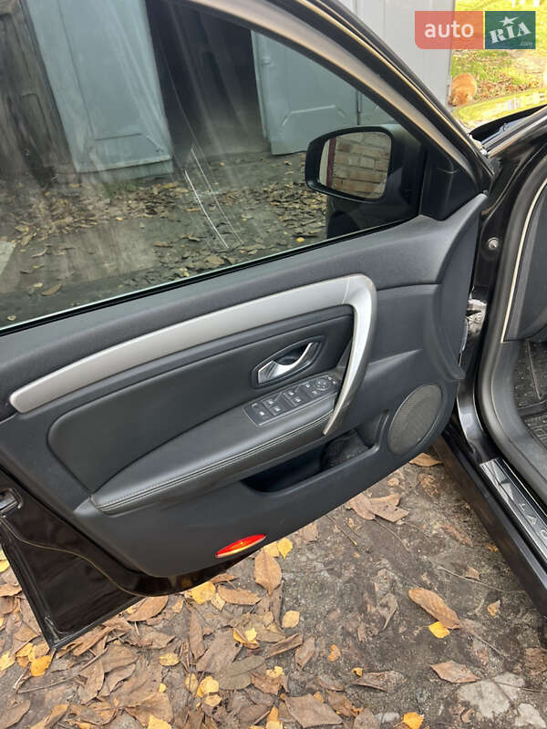 Универсал Renault Laguna 2014 в Хороле фото 13 Универсал Renault Laguna 2014 в Хороле