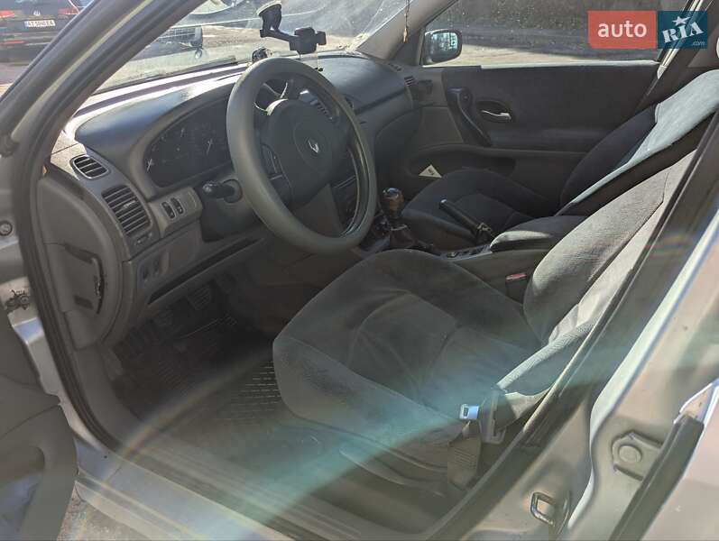 Универсал Renault Laguna 2001 в Калуше