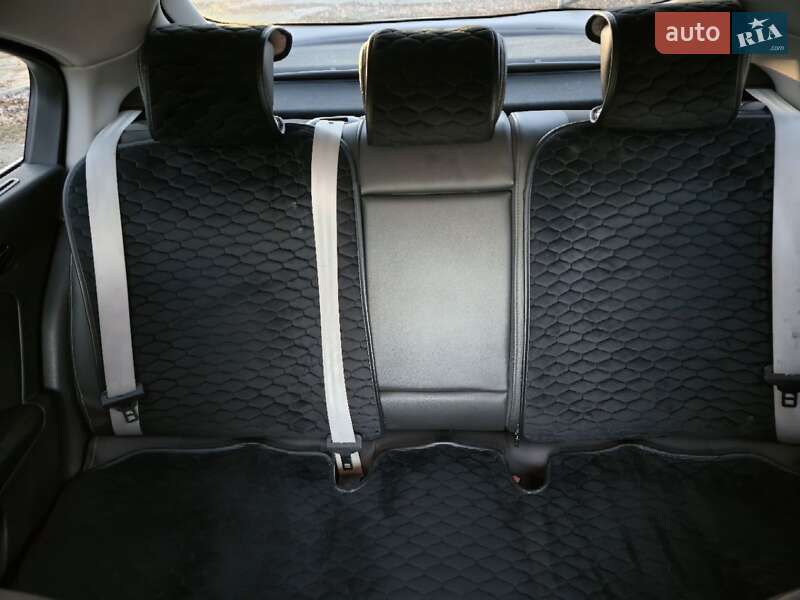 Лифтбек Renault Laguna 2011 в Ивано-Франковске фото 13 Лифтбек Renault Laguna 2011 в Ивано-Франковске