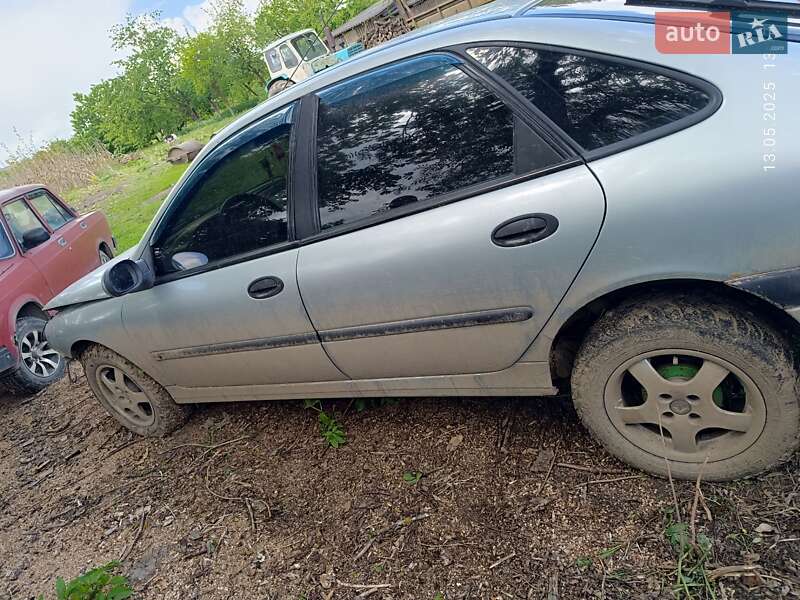 Ліфтбек Renault Laguna 1999 в Кам'янець-Подільському