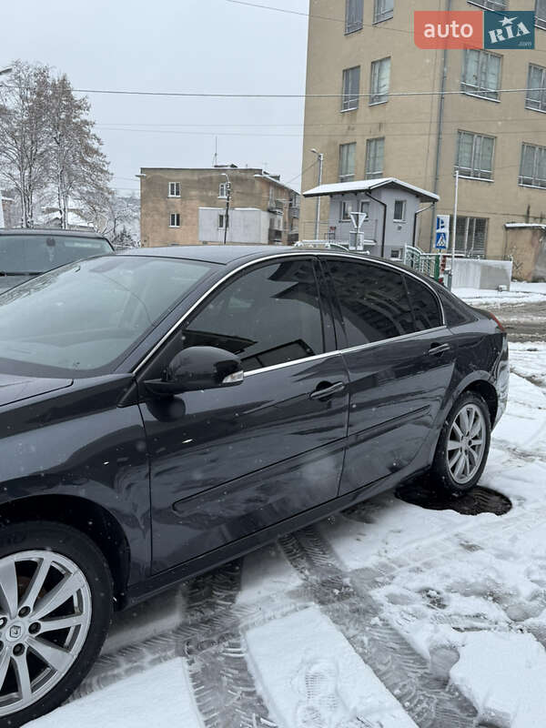 Лифтбек Renault Laguna 2011 в Львове