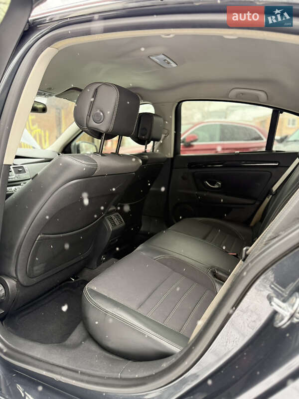 Лифтбек Renault Laguna 2011 в Львове