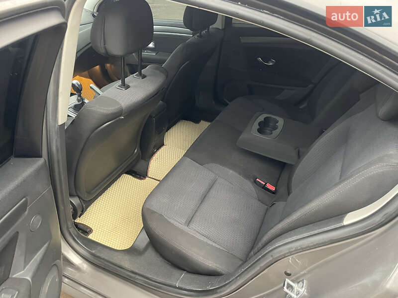 Лифтбек Renault Laguna 2008 в Теофиполе