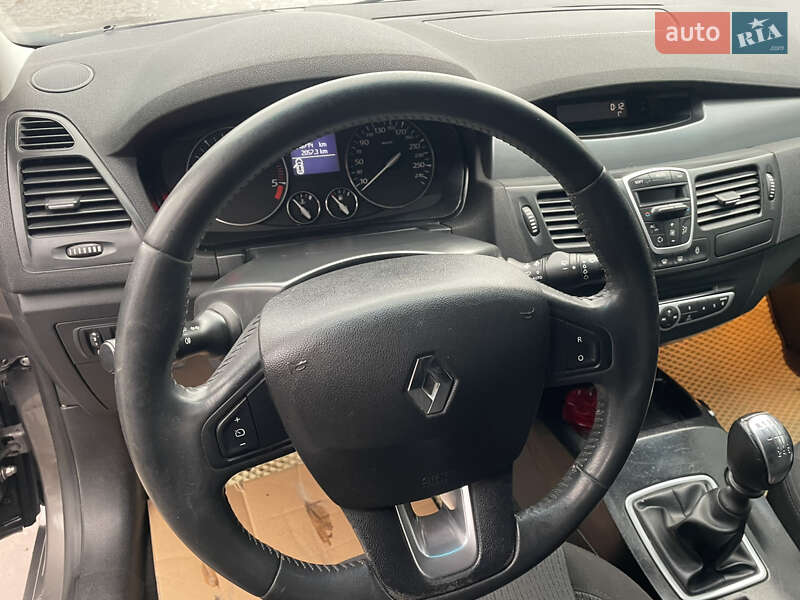 Лифтбек Renault Laguna 2008 в Теофиполе