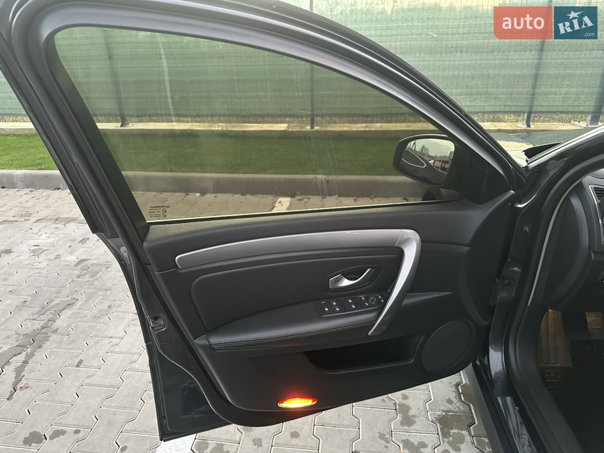 2010 Renault Laguna - мініатюра 30
