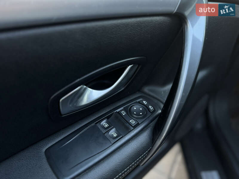 Купе Renault Laguna 2011 в Києві