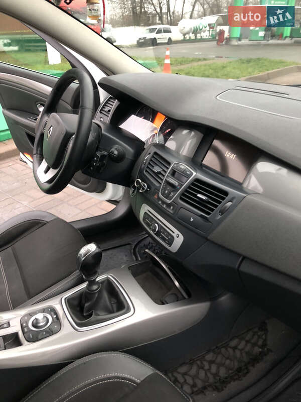 Ліфтбек Renault Laguna 2014 в Києві фото 27 Ліфтбек Renault Laguna 2014 в Києві