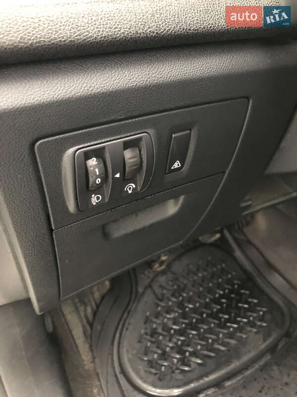 Ліфтбек Renault Laguna 2014 в Києві фото 36 Ліфтбек Renault Laguna 2014 в Києві