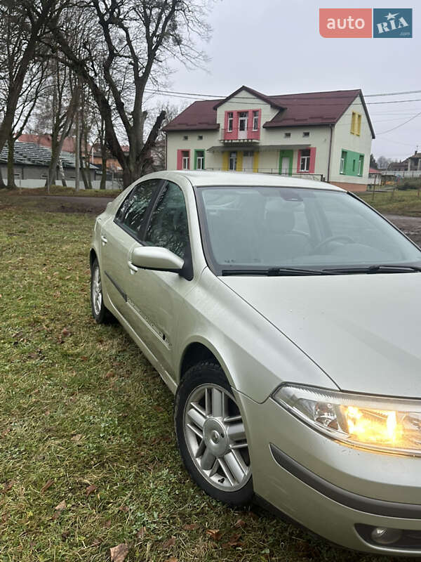 Лифтбек Renault Laguna 2001 в Львове