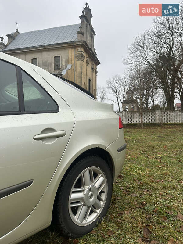 Лифтбек Renault Laguna 2001 в Львове