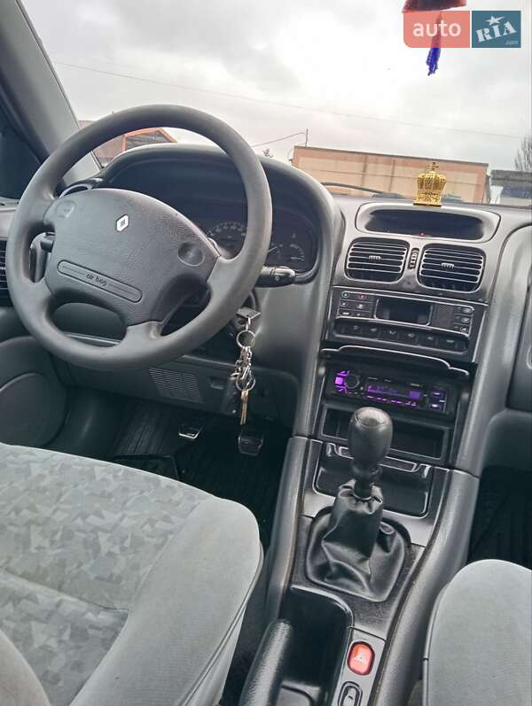 Универсал Renault Laguna 1996 в Ровно