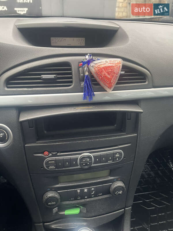 Лифтбек Renault Laguna 2005 в Киеве