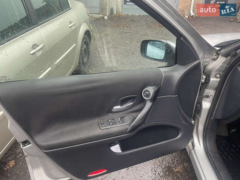 Лифтбек Renault Laguna 2005 в Киеве