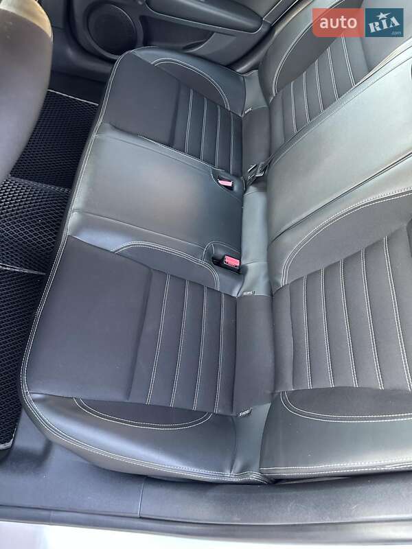 Ліфтбек Renault Laguna 2012 в Кривому Розі