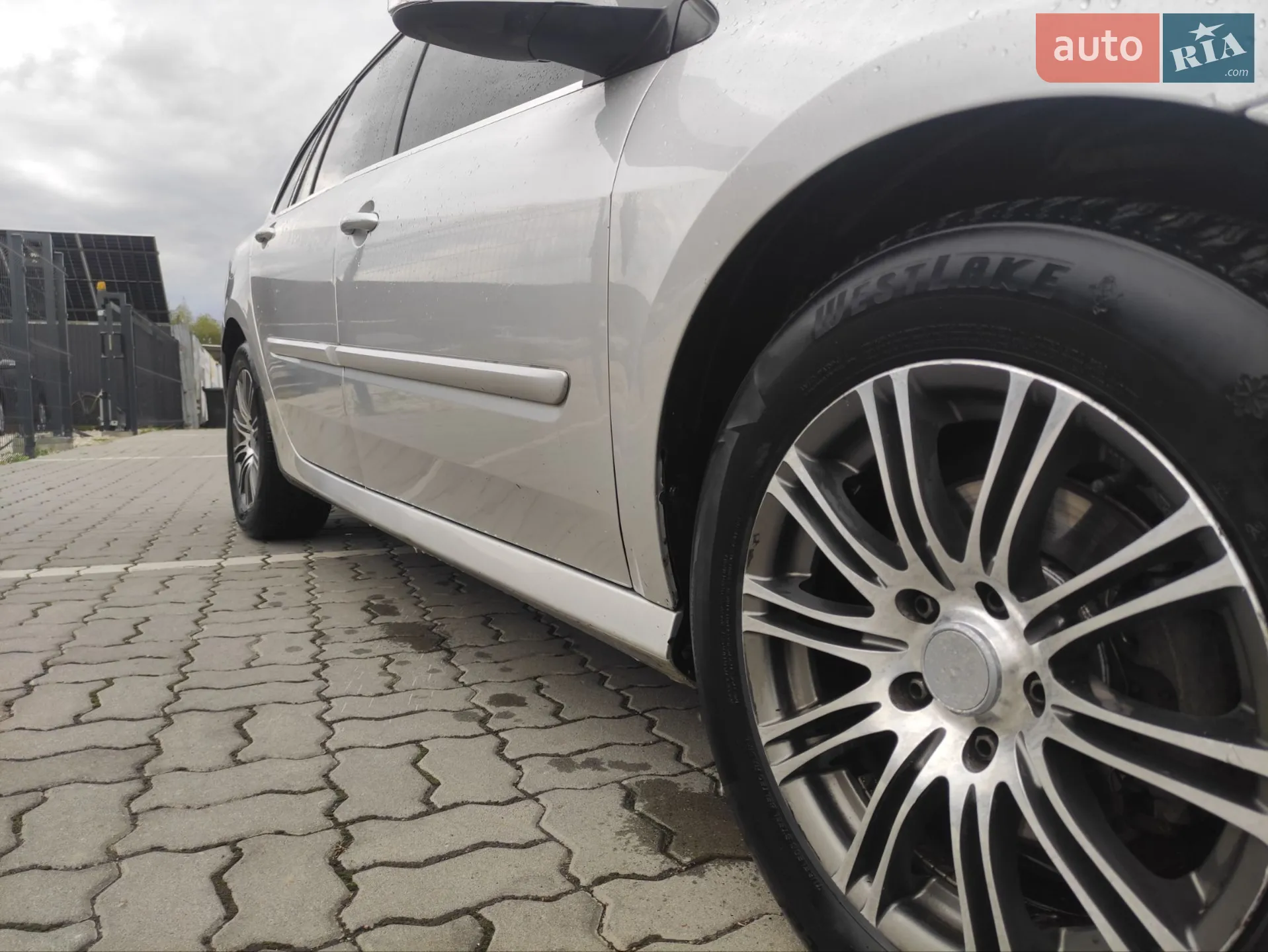 2011 Renault Laguna - фото 1