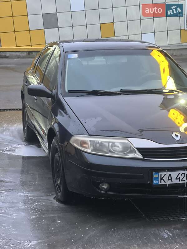 Ліфтбек Renault Laguna 2002 в Умані