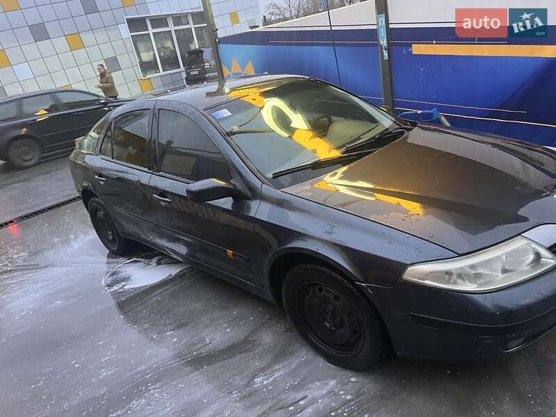 Ліфтбек Renault Laguna 2002 в Умані